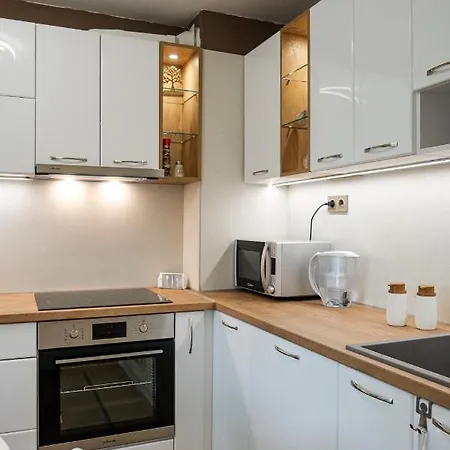 Apartment Second Next To Sea Garden