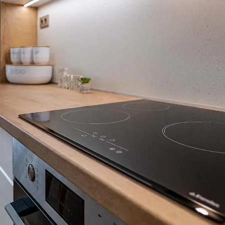 Second Next To Sea Garden Apartment Warna