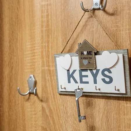 Second Next To Sea Garden Apartment Warna