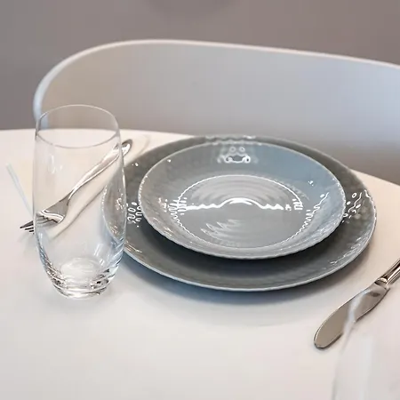 Second Next To Sea Garden * Warna