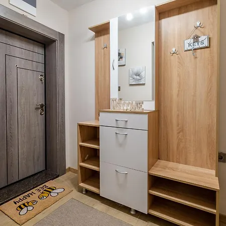 Second Next To Sea Garden Apartment *