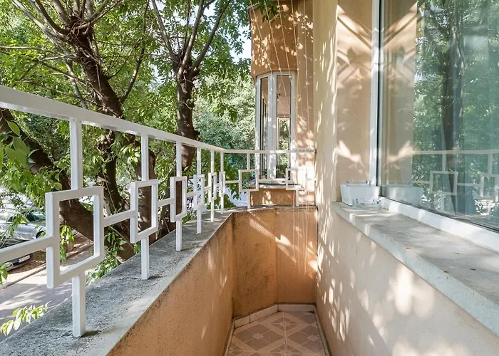 Second Next To Sea Garden *