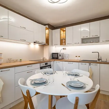 Second Next To Sea Garden Apartament