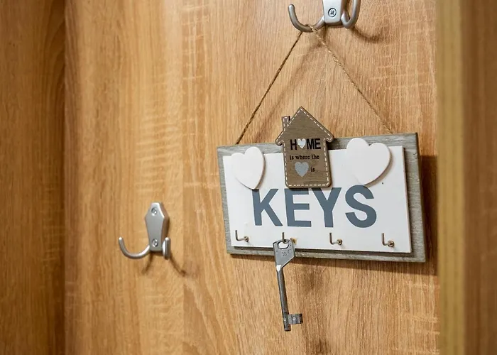 Second Next To Sea Garden 아파트 바르나