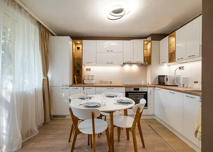 Second Next To Sea Garden 아파트