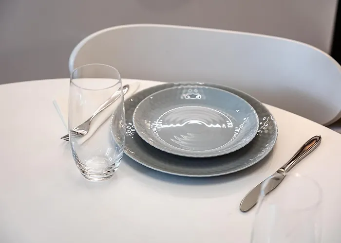 Second Next To Sea Garden * 바르나